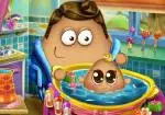 Het baden van de baby Pou