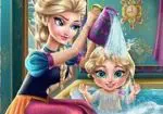 Mencuci bayi Elsa yang