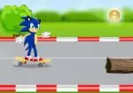 Sonic practicando skating