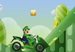 Luigi đi với xe gắn máy