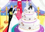 کیک عروسی تزئین شده است