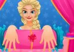 Elsa rawatan kuku untuk Hari Valentine